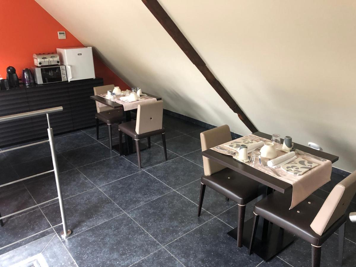 La Table D'Auguste Hotel Dour Exterior photo